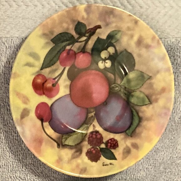 VTG 1990's-3 Godinger Still Life Saucers-w/Pear/Plum/Apple-Signed-4.75" Dia-EUC - Picture 3 of 9
